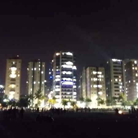 Lindo Apartamento Guilhermina - Edificio Frente Para O Mar برايا جراندي المظهر الخارجي الصورة