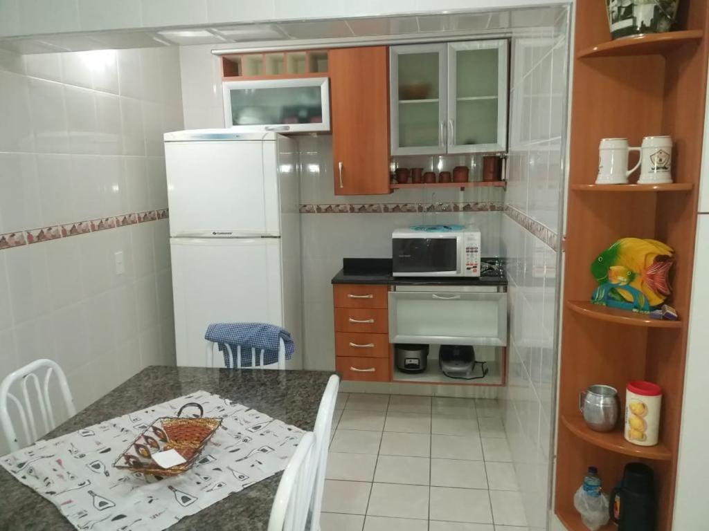 Lindo Apartamento Guilhermina - Edificio Frente Para O Mar برايا جراندي المظهر الخارجي الصورة